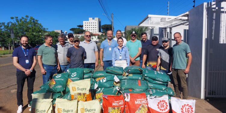 SDR entrega 385 sacas do Programa Milho 100% a municípios atingidos por granizo no Alto Uruguai