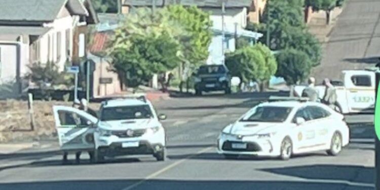 Homem é morto a tiros após briga em bar no centro de Sertão