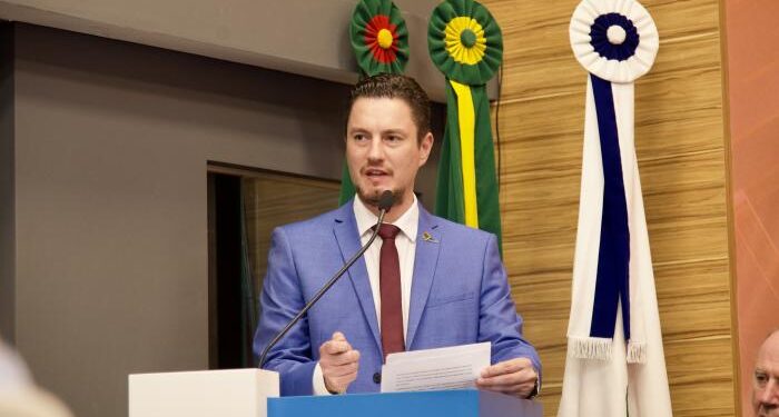 Marcelo Arruda analisa cenário econômico e defende mais recursos direto aos municípios