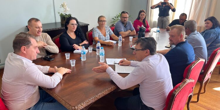 Executivo recebe Frente Parlamentar de Agricultura e Meio Ambiente e apresenta ações para apoiar agricultores atingidos pelo granizo