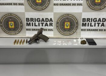 Brigada Militar apreende adolescente por tráfico de drogas e porte irregular de arma no bairro Aeroporto em Erechim