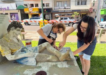 Iniciam as obras de restauro do monumento “O Vendedor de Jornais”