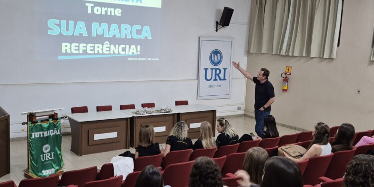 Aula inaugural aborda ética e construção de marca na Nutrição e Gastronomia EAD