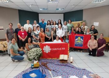 Cáritas da Diocese de Erexim participa de fórum regional com foco em moradia e ação social