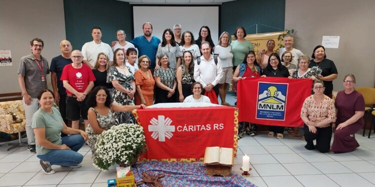 Cáritas da Diocese de Erexim participa de fórum regional com foco em moradia e ação social