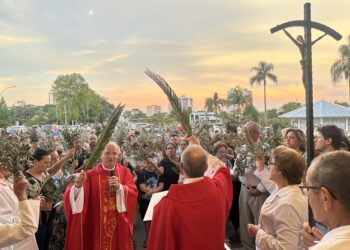 Dom Adimir orienta fiéis a viverem a Semana Santa com oração, silêncio e solidariedade