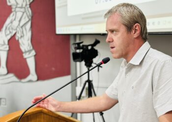 Vereador Lindomar Kossmann solicita melhorias em estradas do interior de Erechim