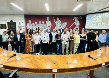 Seis décadas de história inspiram noite de homenagens ao esporte erechinense na Casa Legislativa