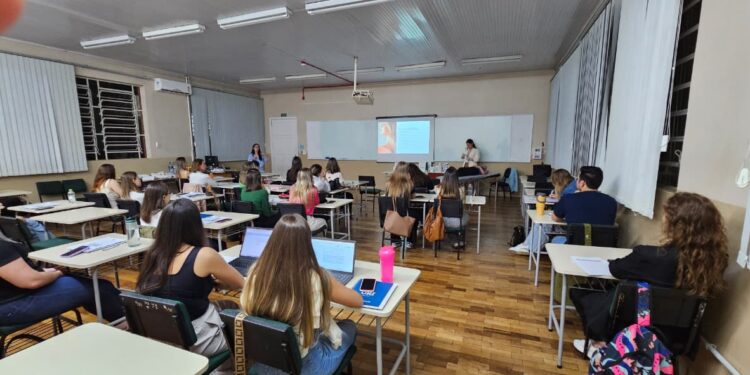 Começa terceira turma da pós-graduação em Estética Clínica Avançada da URI