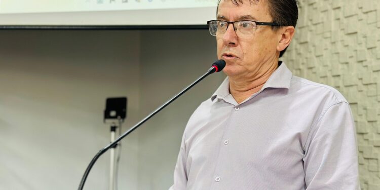 Comunidade, interior e enfermagem: as pautas defendidas por Balen da Feira na sessão