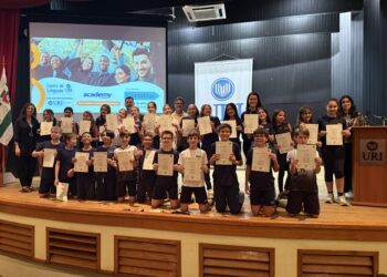 Centro de Línguas URI realiza entrega de certificados Cambridge English