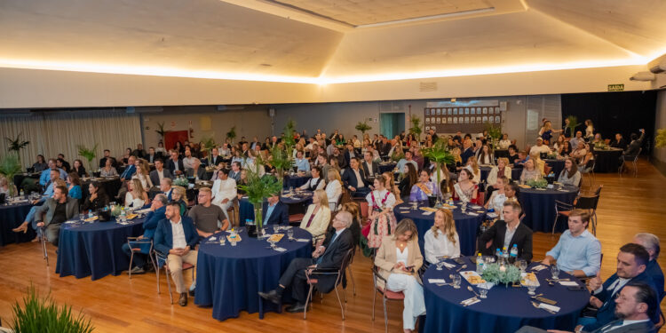 ACCIE celebra 107 anos, anuncia investimentos e pré-lança Frinape 2026 com show de Ana Castela