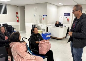 Primeiros três pacientes das cirurgias ortopédicas são operados neste sábado no Santa