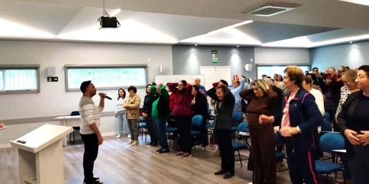 Pastoral da Saúde da Diocese de Erexim promove jornada com foco no cuidado físico e espiritual de agentes