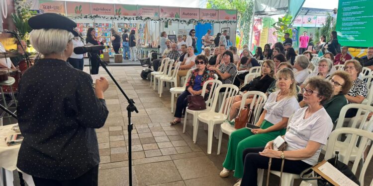 Academia Erechinense de Letras reforça valorização da cultura e da leitura na Feira do Livro