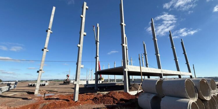 Prefeitura de Erechim mantém ritmo elevado e aprova 476 projetos nos cinco primeiros meses de 2026