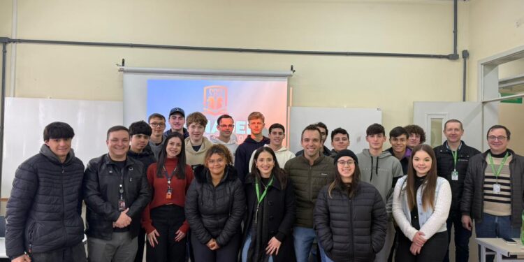 Programa Jovem Empreendedor inicia formação gratuita voltada à inovação e protagonismo juvenil em Erechim