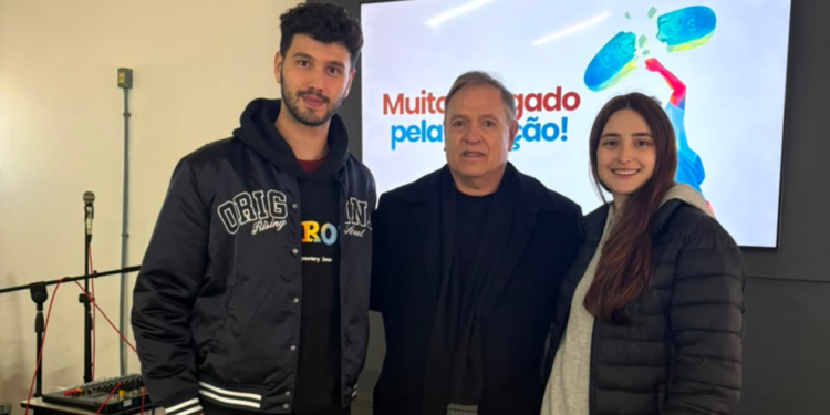 Ação educativa da Secretaria de Saúde aborda prevenção às drogas na Escola Érico Veríssimo