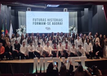 Ingressantes de Medicina Veterinária da URI participam de cerimônia de entrega de jalecos