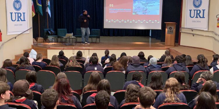 Escola da URI promove encontro com indígenas de Benjamin Constant do Sul 