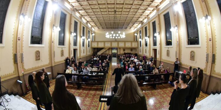 Coro da URI participa de festival de canto coral em Passo Fundo