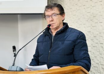 Vereador Balen da Feira encaminha pedidos para pavimentação, acessibilidade e melhorias em escola e CAPSI
