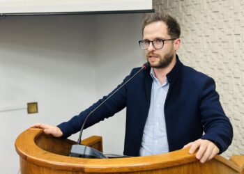 Pedidos do vereador Gustavo buscam soluções para trânsito, infraestrutura e saúde no município