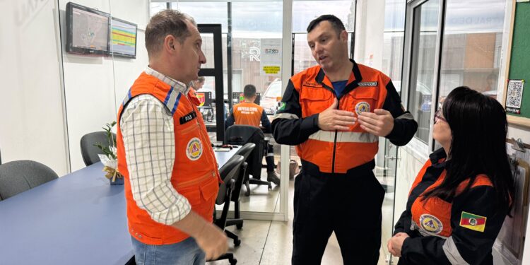 Chuva já supera 45 milímetros em Erechim e Defesa Civil reforça alerta para risco de deslizamentos e queda de árvores