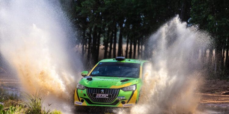 Navegador de Erechim tenta manter liderança do Sul-americano de Rally em desafio no Paraguai