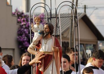 Festa de São Cristóvão reúne milhares de fiéis e mantém tradição em Erechim