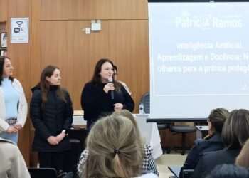 Entre Rios do Sul participa de formação continuada sobre Inteligência Artificial na Educação em parceria com municípios da região