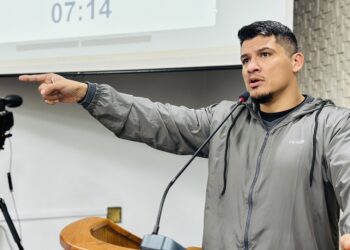 Vereador Tiago The Police solicita esclarecimentos sobre multas aplicadas durante instabilidade no aplicativo do Estacionamento Rotativo