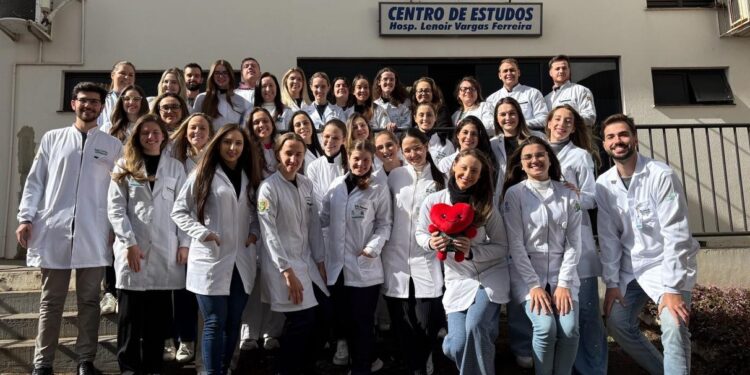 Curso de Enfermagem da URI realiza visita técnica em Chapecó 