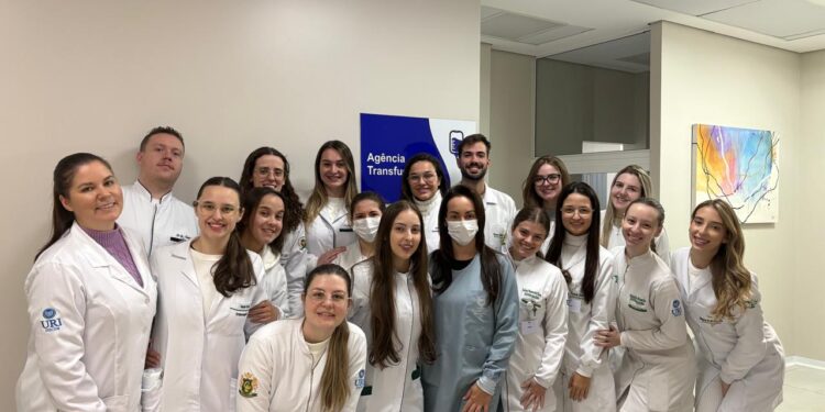 Acadêmicos de Enfermagem da URI realizam visita técnica à Agência Transfusional Hospitalar