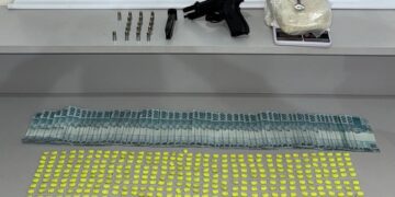 Foragido desde 2024 é preso com arma, drogas e R$ 6,7 mil em notas falsas em Erechim