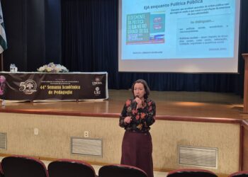 Palestra sobre formação de professores para a EJA encerra Semana de Pedagogia da URI