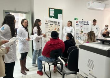 Medicina da URI informa comunidade sobre como prevenir as hepatites e a leishmaniose
