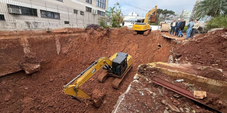 Prefeitura executa obra de grande porte para recuperar galeria antiga no Centro de Erechim
