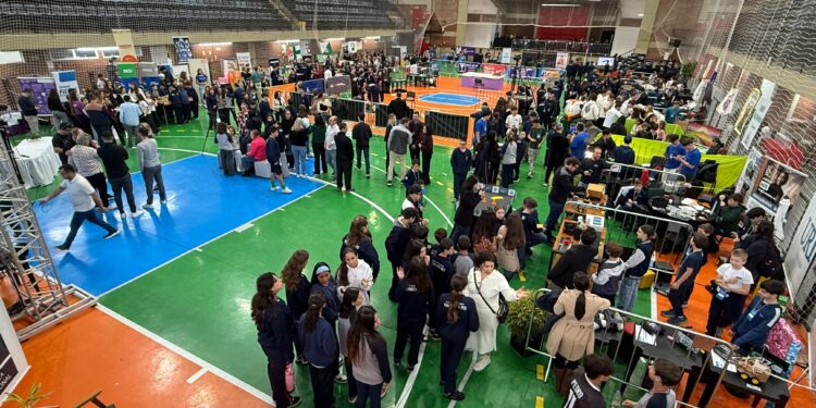 Tecnologia e inovação movimentam o IV Desafio Estadual de Robótica em Erechim