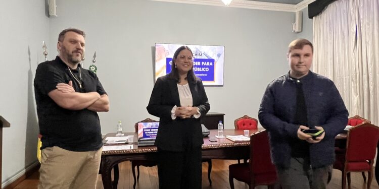 Prefeitura de Erechim orienta empreendedores sobre como vender para o Poder Público