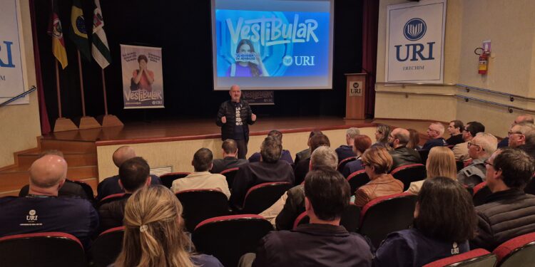 Lançada campanha do Vestibular de Verão da URI