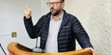 Araújo cobra informações sobre contrato de R$ 2,25 milhões para microrrevestimento nas avenidas Maurício Cardoso e Sete de Setembro