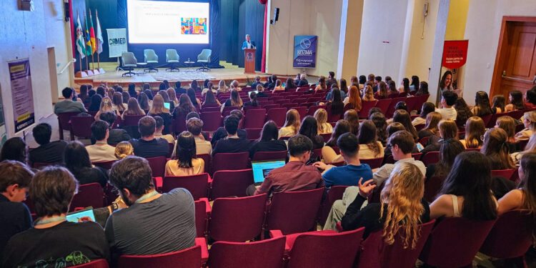 Semana da Medicina da URI inicia com debates sobre medicina e formação profissional
