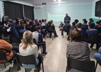 Samuzinho nas Escolas leva conhecimentos sobre primeiros socorros aos estudantes de Erechim