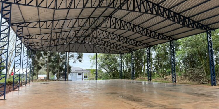 Quadra Poliesportiva do Distrito de Capoerê entra na segunda etapa de obras