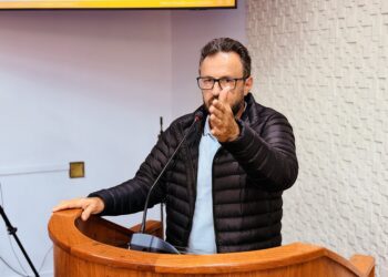 Vereador Araújo solicita informações sobre notificações de georreferenciamento emitidas em 2026
