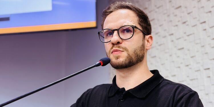 Gustavo Zin Farina requer melhorias na infraestrutura urbana e na segurança viária