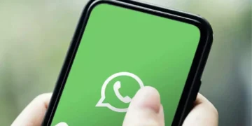 Tribunal Superior Eleitoral discutiu proibir canais políticos de WhatsApp às vésperas do 2º turno, mas ideia não foi adiante