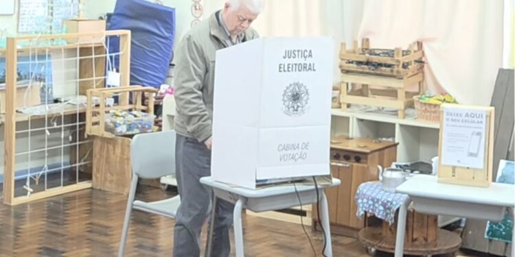 Eleições em Erechim: votação ocorre de forma tranquila no Colégio Marista Medianeira