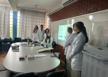 UBS Estevam Carraro e estudantes de Medicina da URI promovem palestra sobre prevenção da gravidez na adolescência e das ISTs